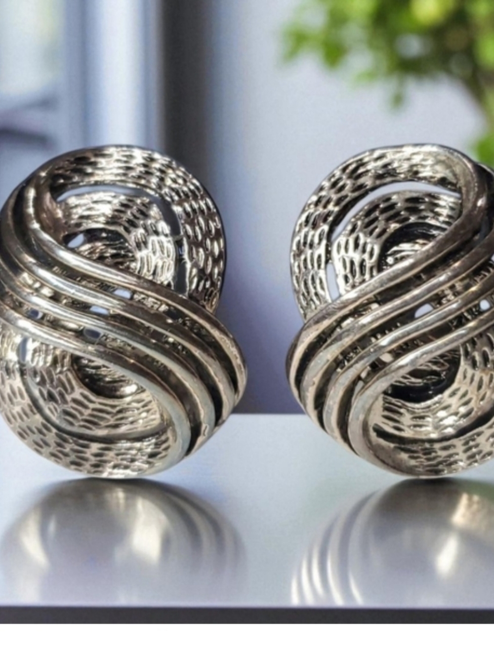 Oscar De La Renta Vintage Silver Tone Swirl Chunky Clip-on Earrings